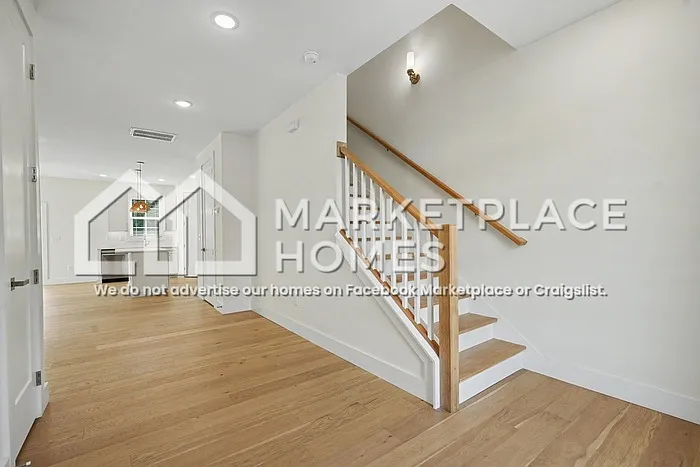 3 bed, 2.5 bath, 1571 sqft, $1,830 — Photo 4