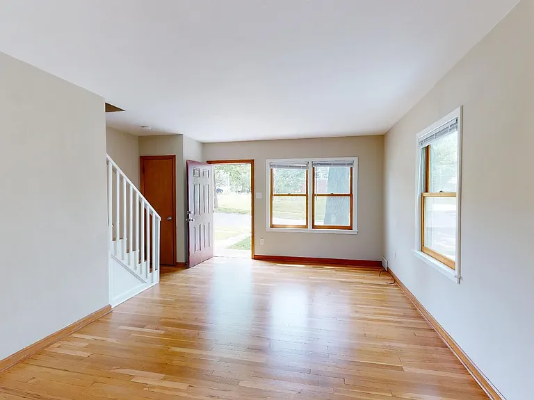 2635 Hunt St — Photo 8