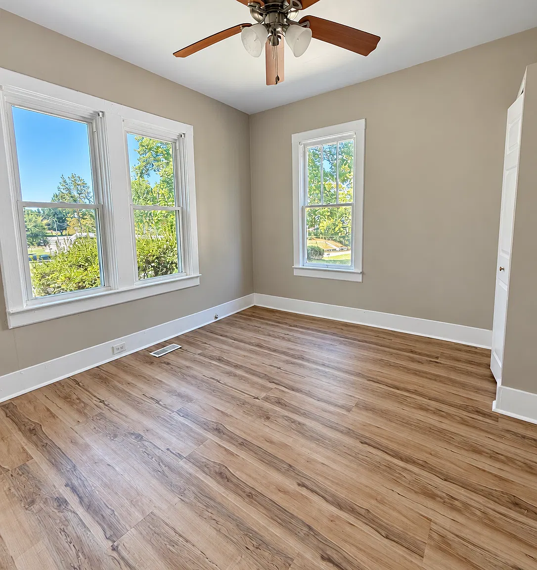 733 Gracey Ave — Photo 3
