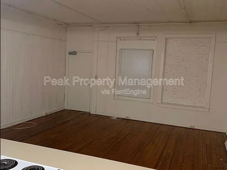 308 W Broad St #C — Photo 11