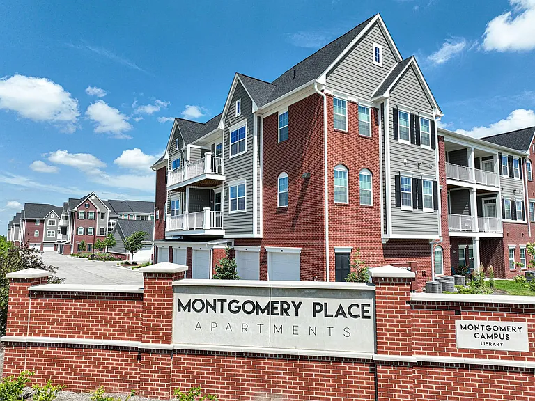 Montgomery Place Apartments — Photo 36
