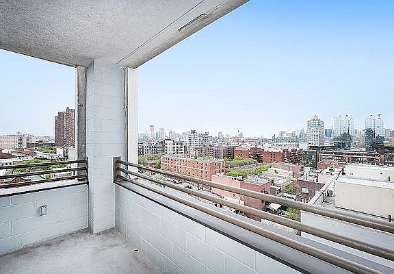 4th image of 424 Bedford Ave APT 5B