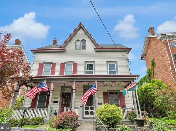 82 S Clinton St, Doylestown, PA 18901