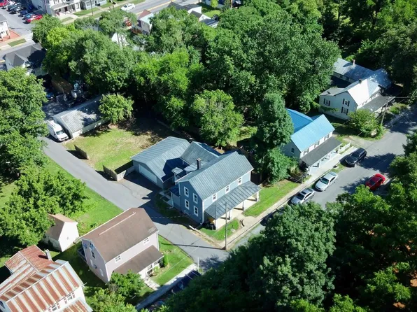 364 Wilkes St, Berkeley Springs, WV 25411