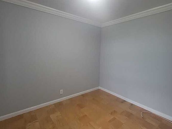 4th image of 7 Van Cortlandt Park Ave APT 3