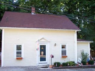 11 Ames St, West Warwick, RI 02893