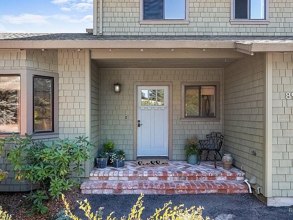 3rd image of 8932 Oak Grove Avenue