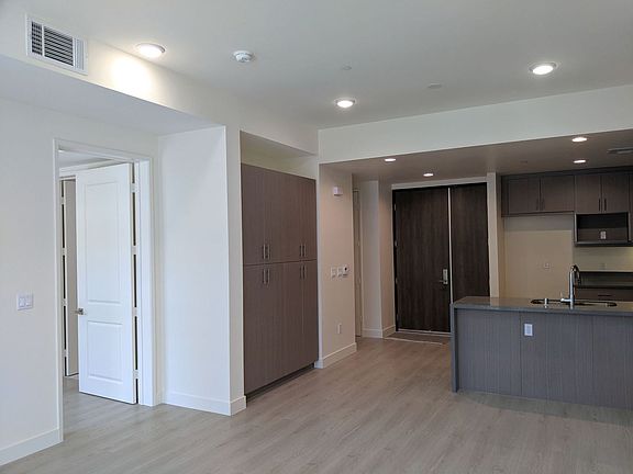 4th image of 168 S Monterey St Unit 308