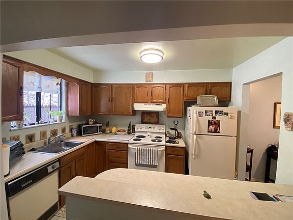 5th image of 110 Shady Lake Dr