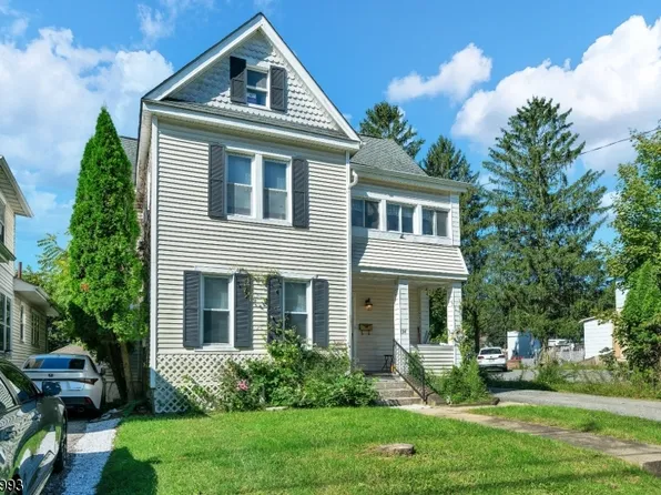 34 Diller Ave, Newton Town, NJ 07860
