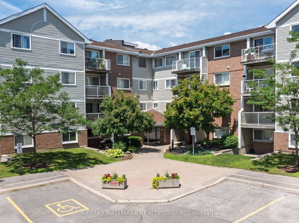 270 Brittany Dr #412, Ottawa, ON K1K 4M3