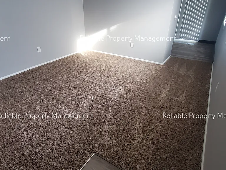 209 S Adam Ln #209 — Photo 2