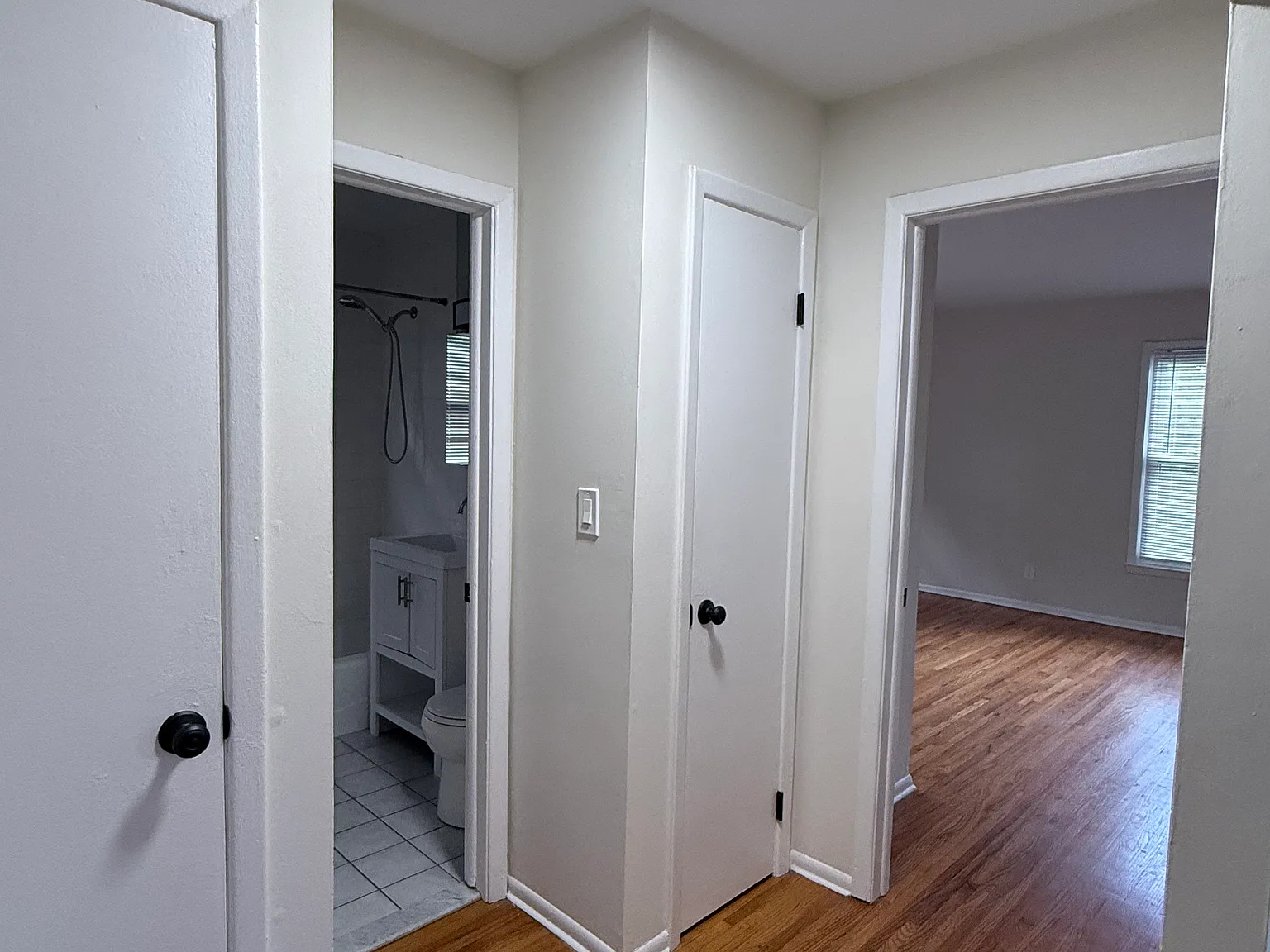 255 N Middletown Rd — Photo 3