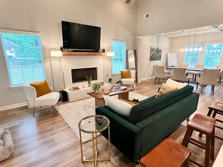 344 Banks Rd — Photo 3