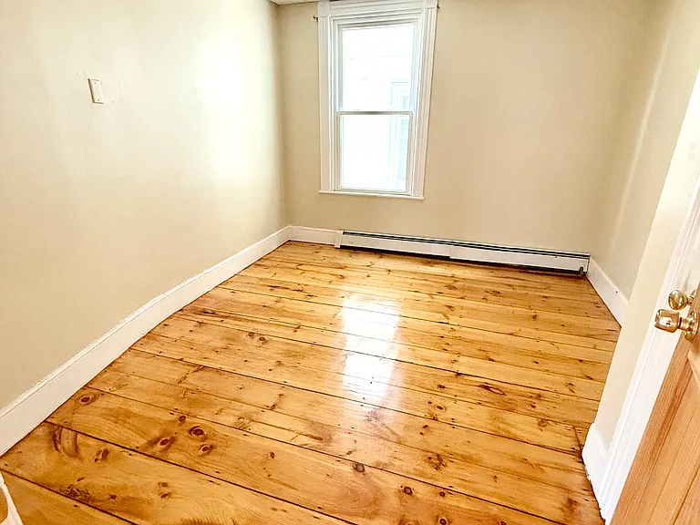 9 Cleeve St #3 — Photo 7