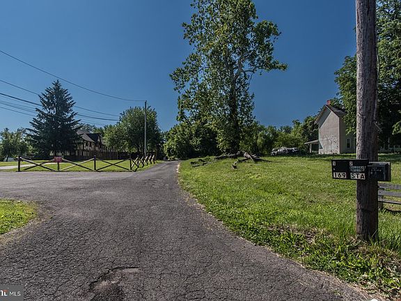 4th image of 169 State Rd