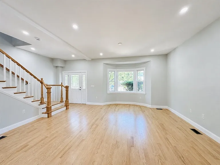 4 Baldwin St #4 — Photo 4