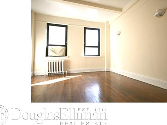 5th image of 11 Waverly Pl APT 10B