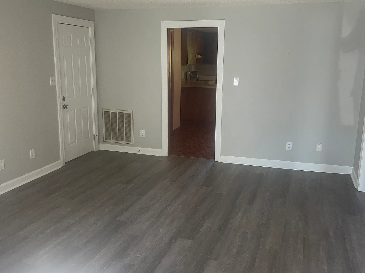 2 bed, 1186 sqft, $925 — Photo 2