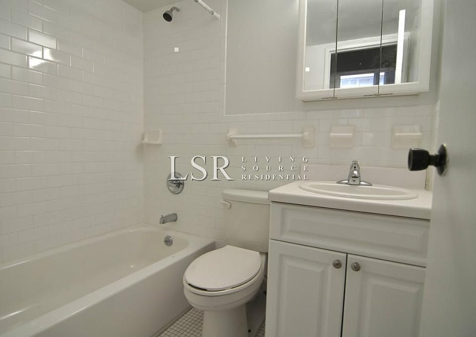 2nd image of 33 Gold St APT 501
