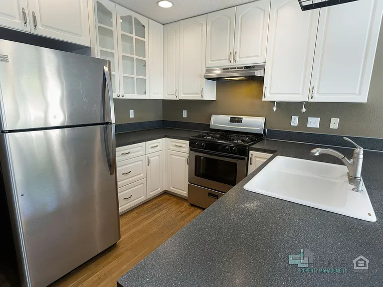 20630 Willamette Dr — Photo 13