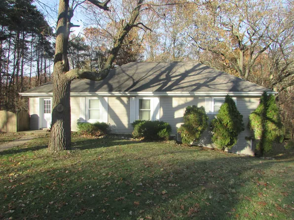 9404 Big Rock Dr, Kalamazoo, MI 49009