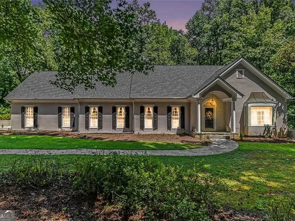 3040 Spalding Dr, Sandy Springs, GA 30350