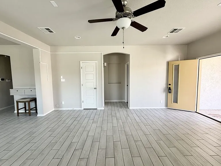 4817 Mark Avizo St — Photo 18