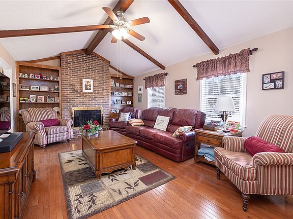 5th image of 404 S Old Mill Rd