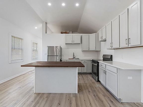 5th image of 4118 Chambers St