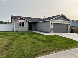 998 E Gladys Ave, Hermiston, OR 97838