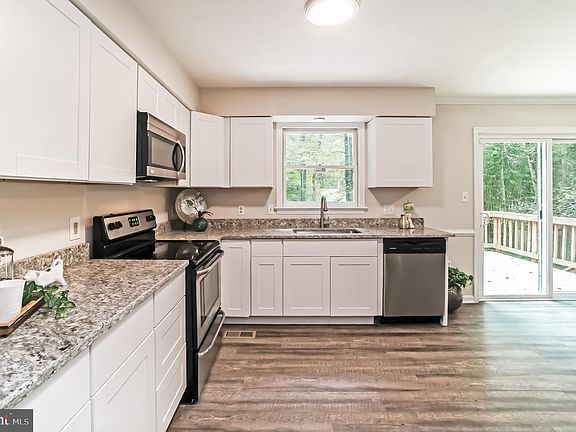 5th image of 12804 Garrison Ln