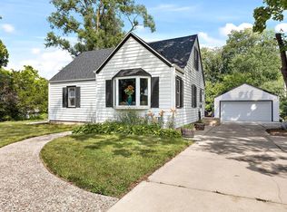 2614 N 112th St, Wauwatosa, WI 53226