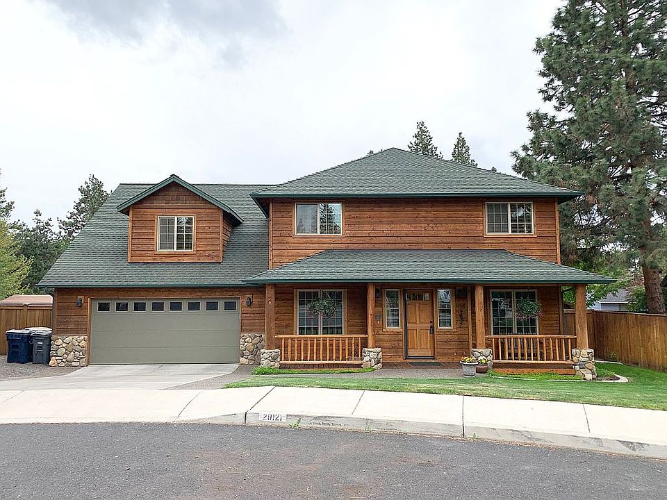 Lodge-style home