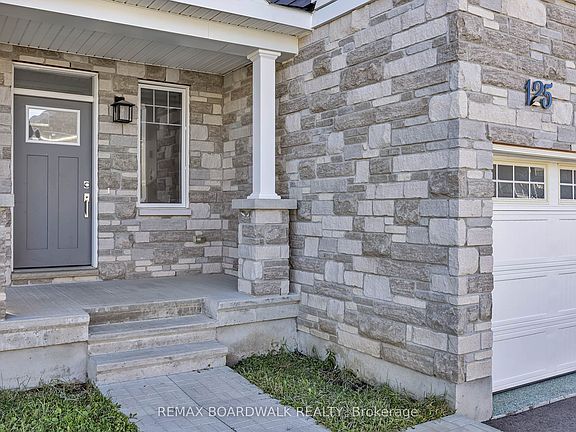 4th image of 125 Hackamore Cres
