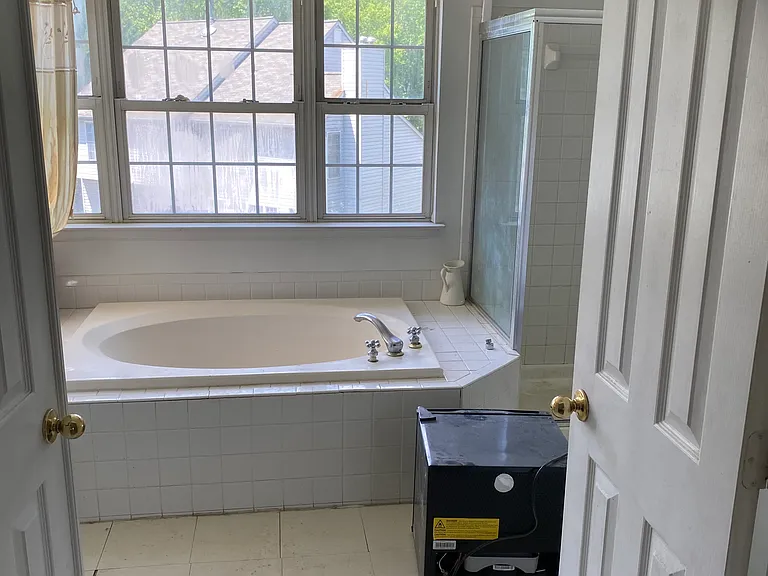 5712 Silk Tree Dr — Photo 4