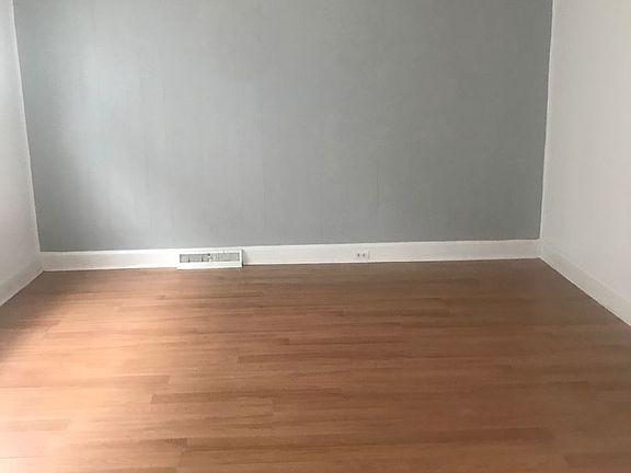 4th image of 3045 W 116th St APT 1