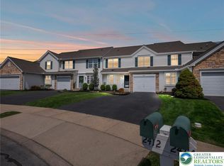 2412 Patriots Ln, Easton, PA 18040