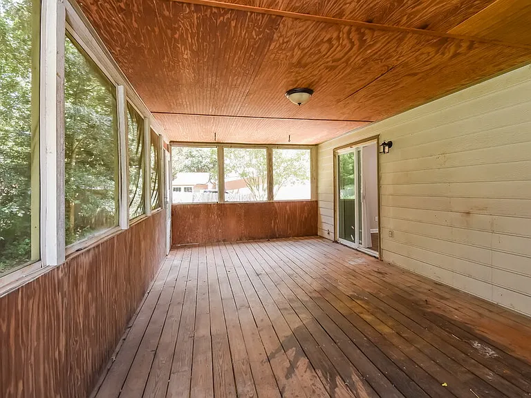 1012 Hicksmil Dr SW — Photo 12