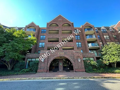 2100 Langston Blvd Photo 1