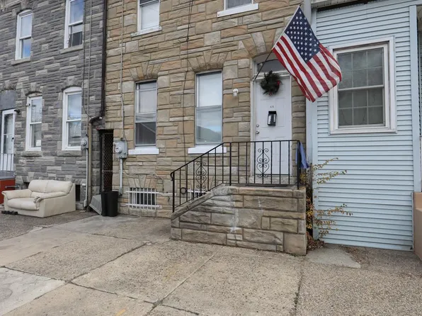 826 S 8th St, Camden, NJ 08103