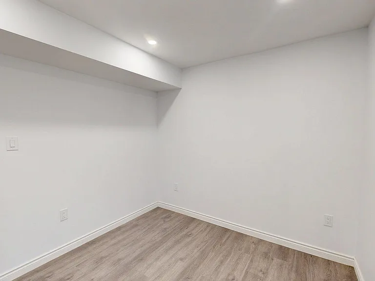 3252 Meadowgate Blvd #LOWER — Photo 6