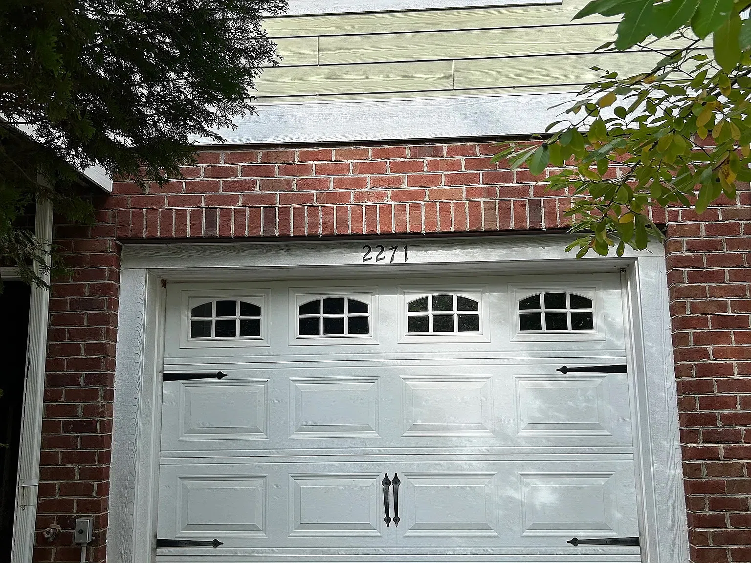 2271 Whittington Dr — Photo 1