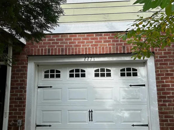2271 Whittington Dr, Charlottesville, VA 22911