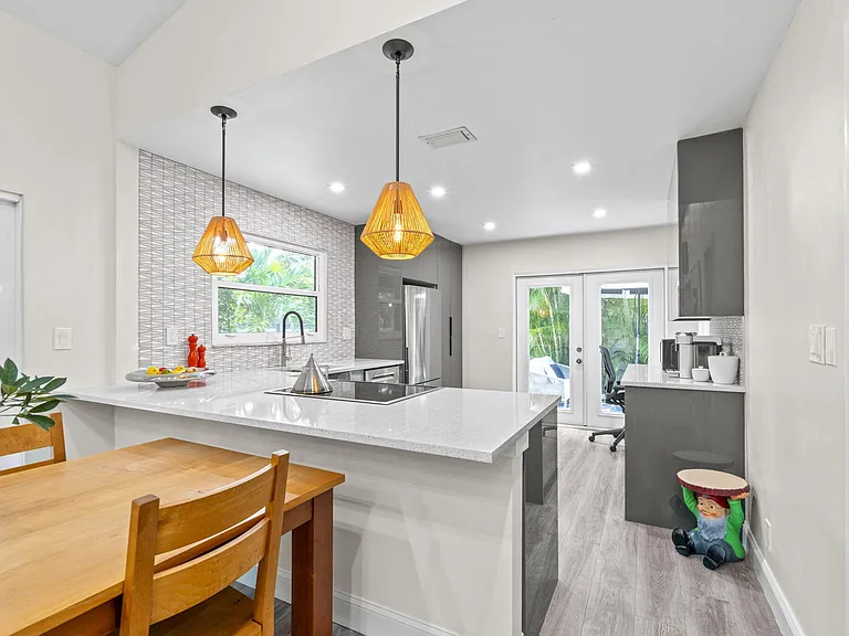 2474 Bedford Mews Dr — Photo 10