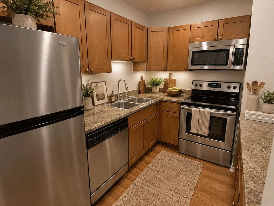 1st image of 4607-13 N Sheridan Rd #205