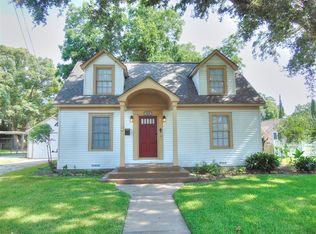 433 E Myrtle St, Angleton, TX 77515