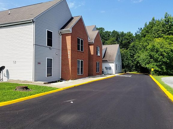 3rd image of 2016 Lafayette Blvd APT 9