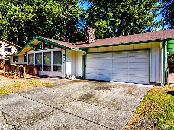 3rd image of 2814 Brentwood Dr SE