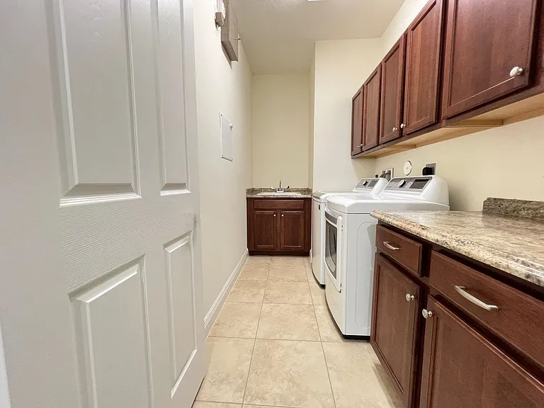 11948 SW Crestwood Cir — Photo 34
